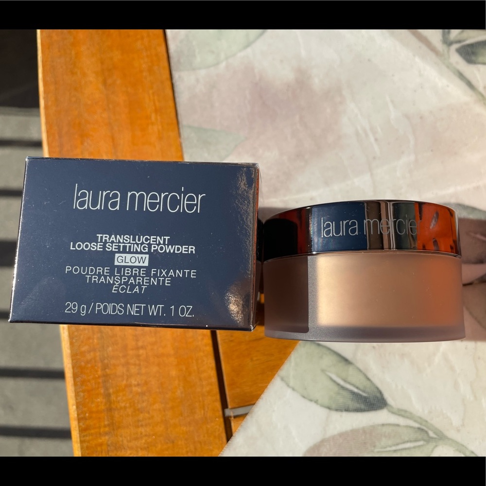 Laura Mercier Translucent Loose Setting Powder!